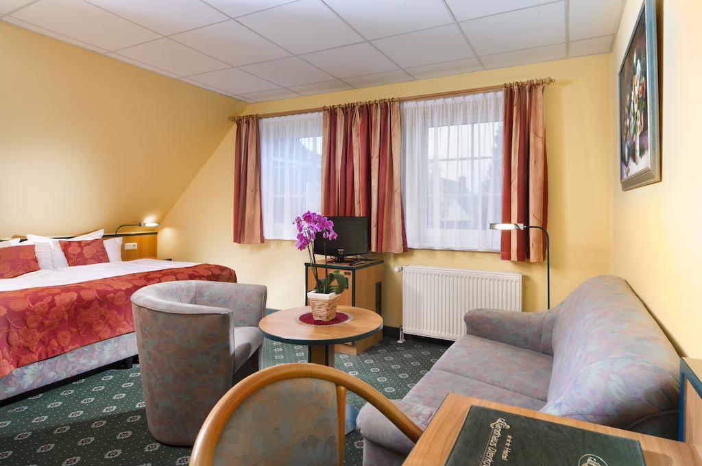 Hotel Landhaus Dierkow Rostock Room photo